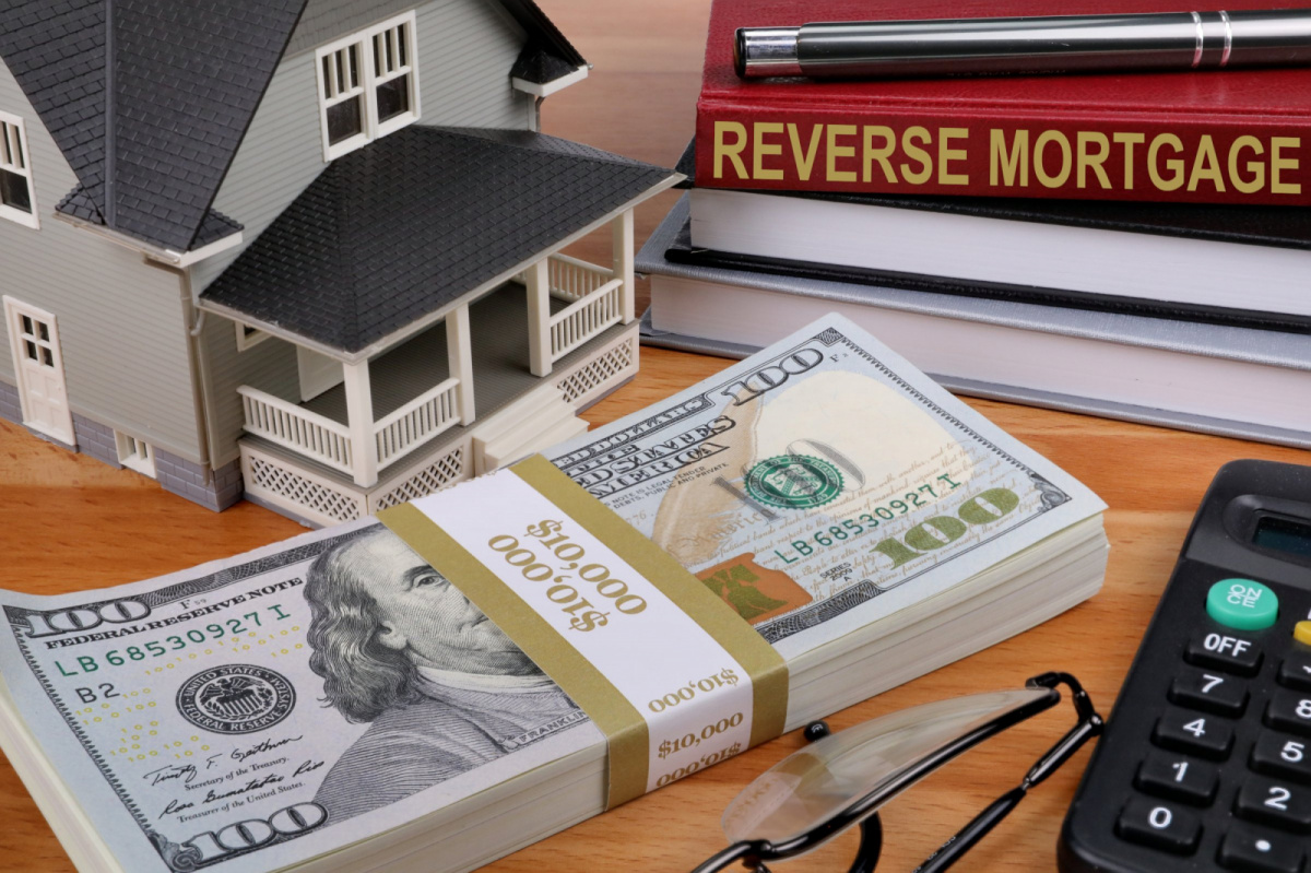 How Does a Hybrid Reverse Mortgage Work?