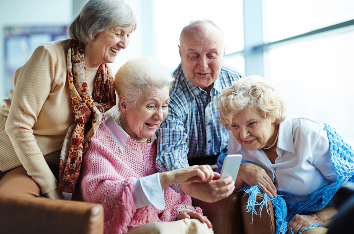 The Health Benefits of Laughter for Seniors